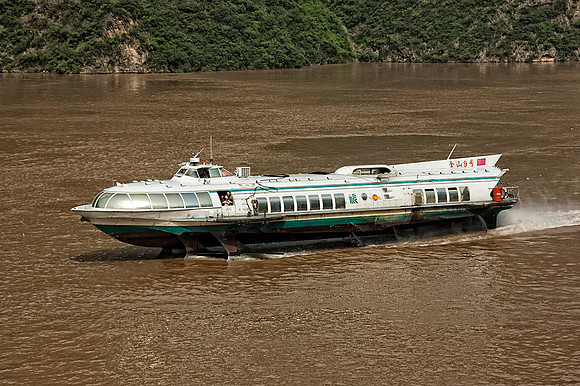 Hydofoil on the Yangtze