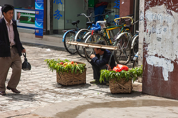 Kunming fruit seller