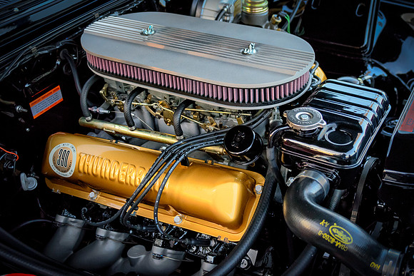 390 Thunderbird engine