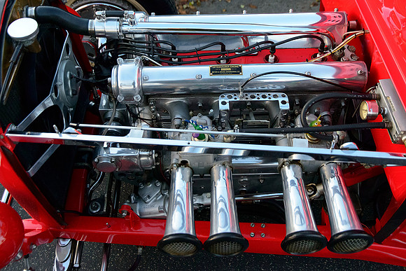 Offenhauser engine with dual webber carbs