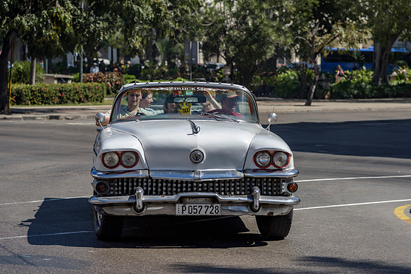 58 Buick convertible HavanaTaxi
