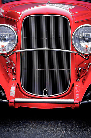Red Ford Rod grill