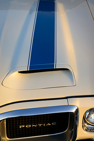 Pontiac Hood scoop