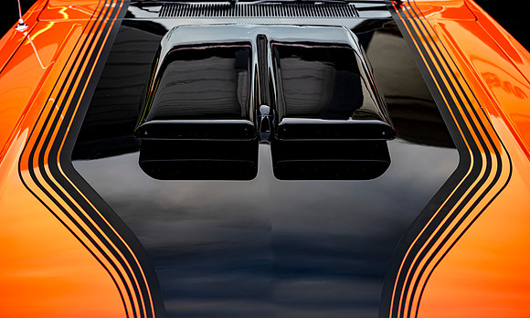 Double hood scoop