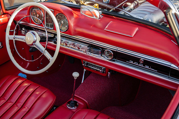 MB 300 SL Roadster interior