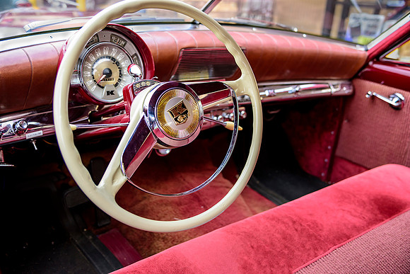 1951 Kaiser 2Dr Dash