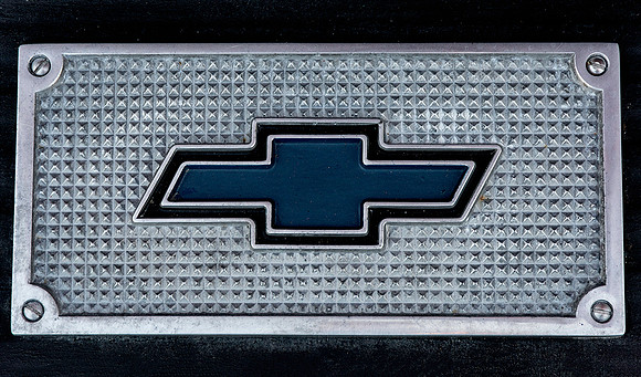 Chevrolet running board step plate