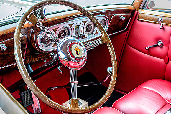 1937 Packard 1507 Convertible Dash